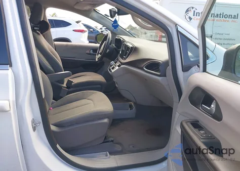 2017 Chrysler Pacifica Touring from USA, damaged, VIN 2C4RC1DG6HR831175